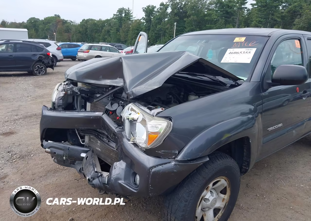 2015 Toyota Tacoma Base V6 VIN:3TMLU4EN3FM203676 - 14