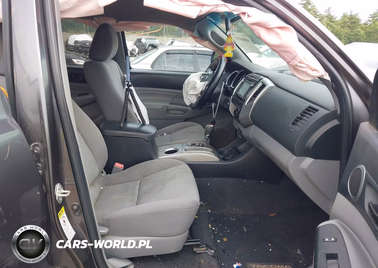 2015 Toyota Tacoma Base V6 VIN:3TMLU4EN3FM203676 - 5