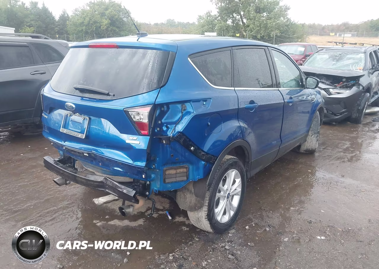 2017 Ford Escape Se VIN:1FMCU0G92HUC65802 - 4