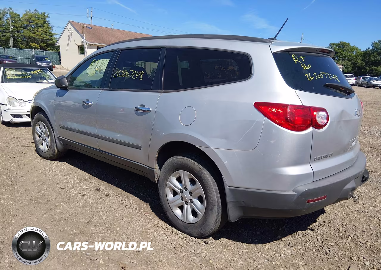 2010 Chevrolet Traverse Ls VIN:1GNLVEED8AS108225 - 3