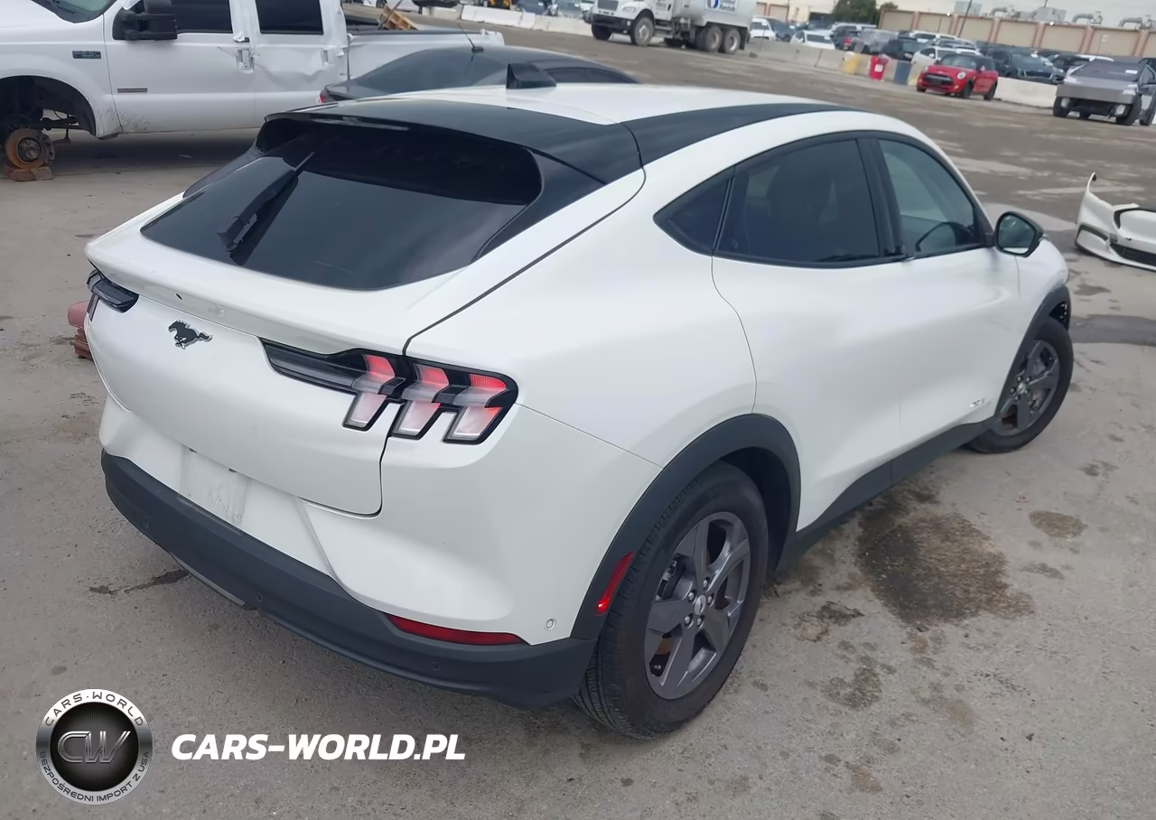 2023 Ford Mustang Mach-E Select VIN:3FMTK1R44PMB03024 - 4
