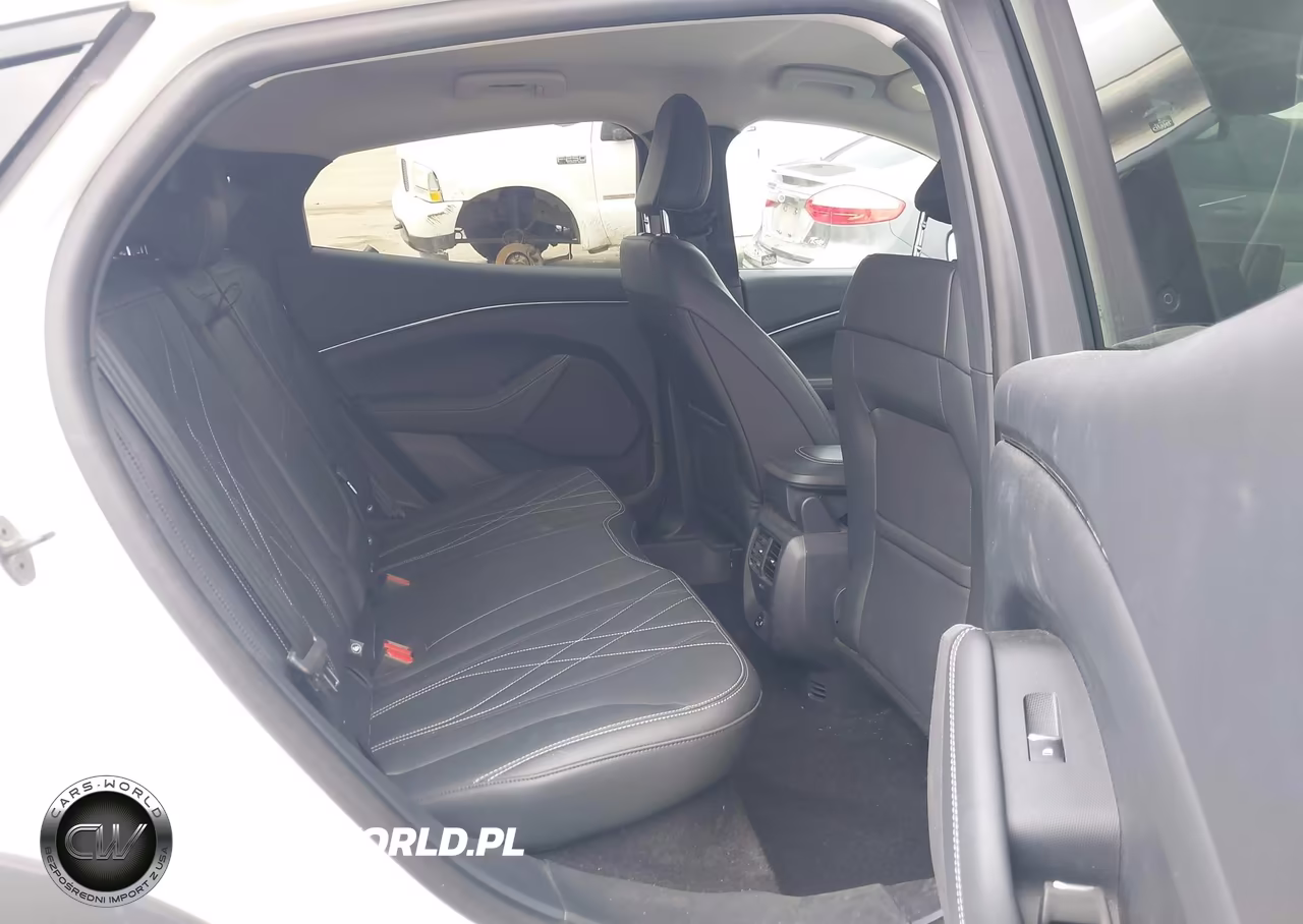 2023 Ford Mustang Mach-E Select VIN:3FMTK1R44PMB03024 - 8