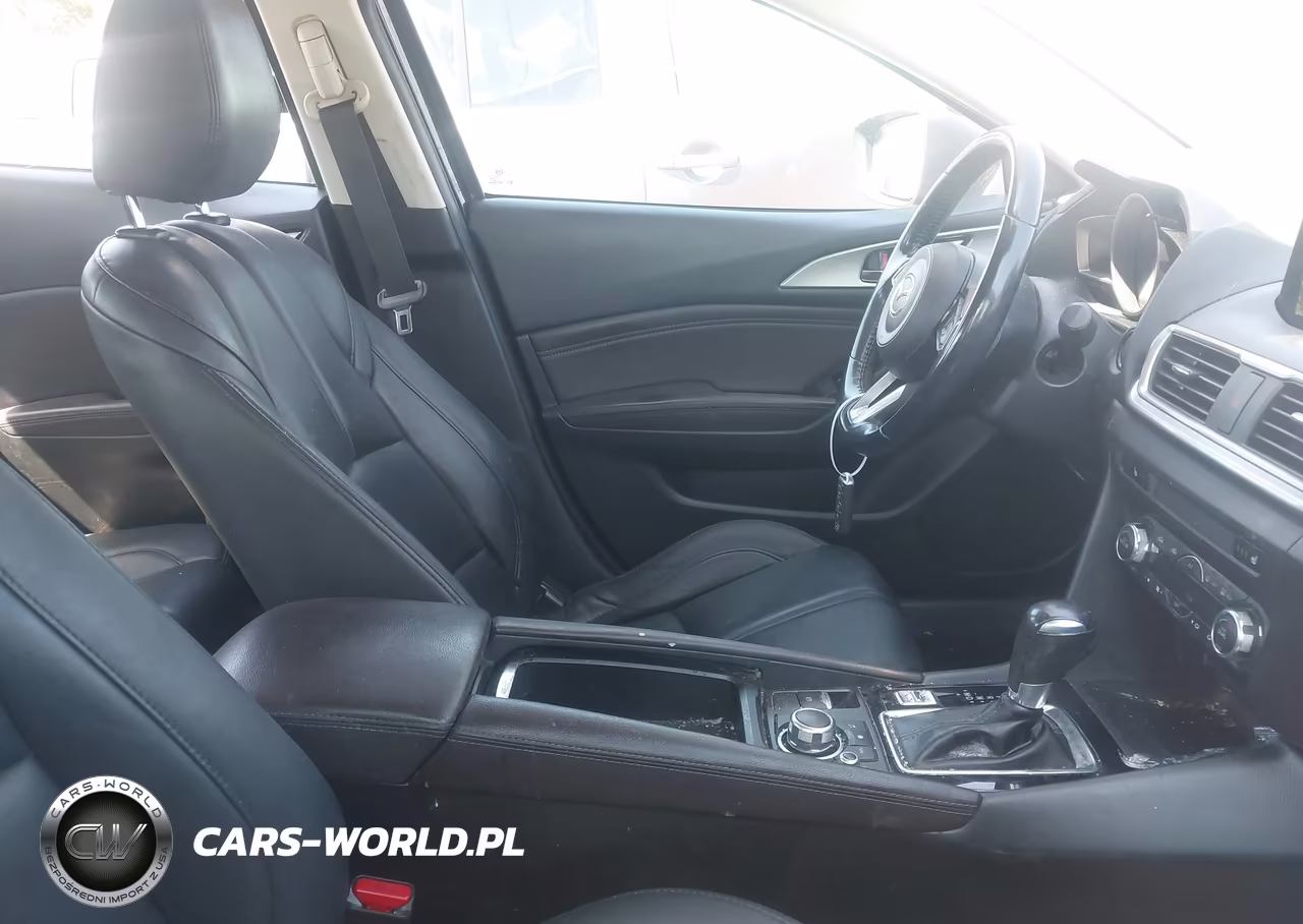 2018 Mazda Mazda3 Touring VIN:3MZBN1V34JM208932 - 5