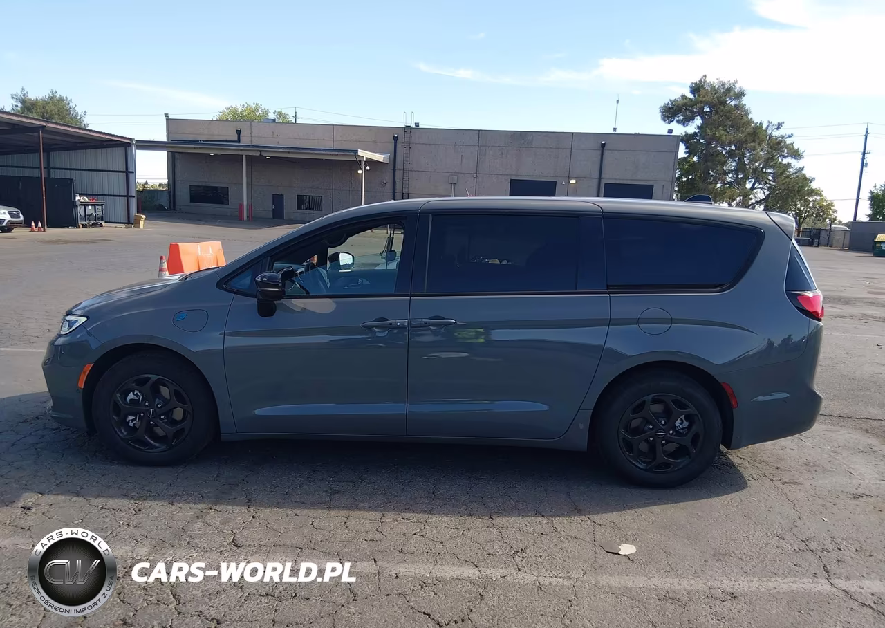 2023 Chrysler Pacifica Hybrid Limited VIN:2C4RC1S74PR562871 - 14