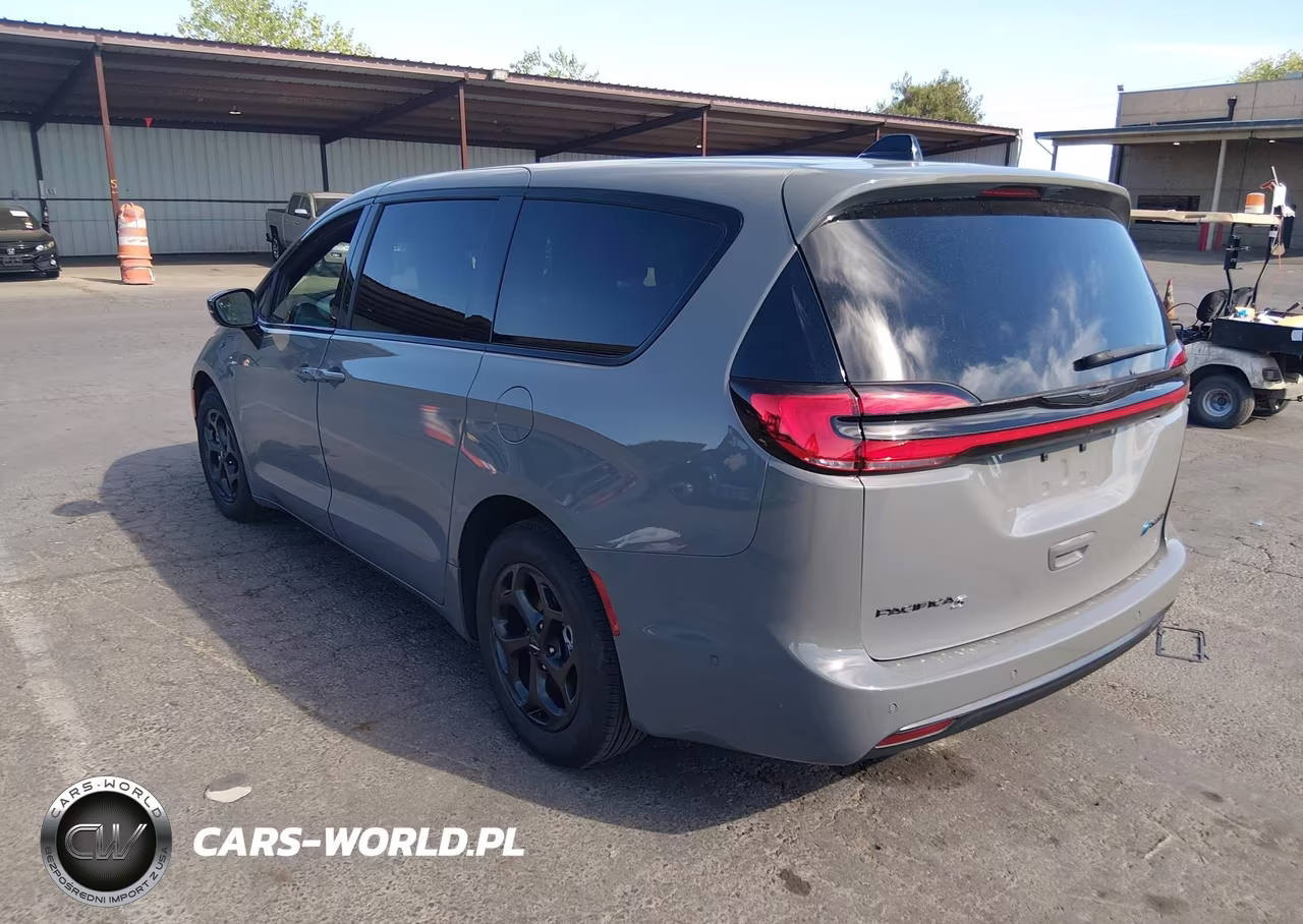 2023 Chrysler Pacifica Hybrid Limited VIN:2C4RC1S74PR562871 - 3
