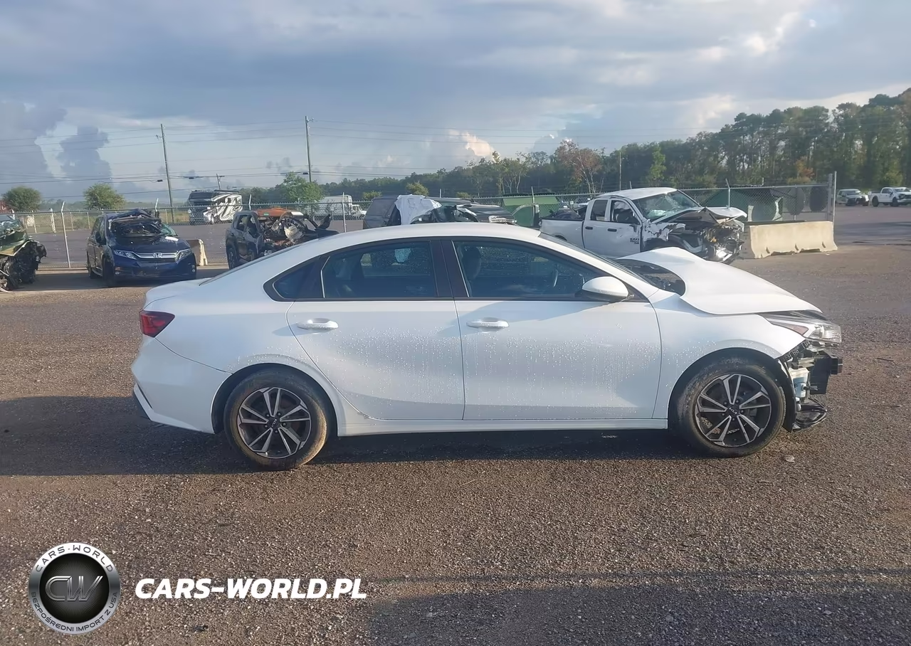2023 Kia Forte Lx VIN:3KPF24AD7PE615000 - 13