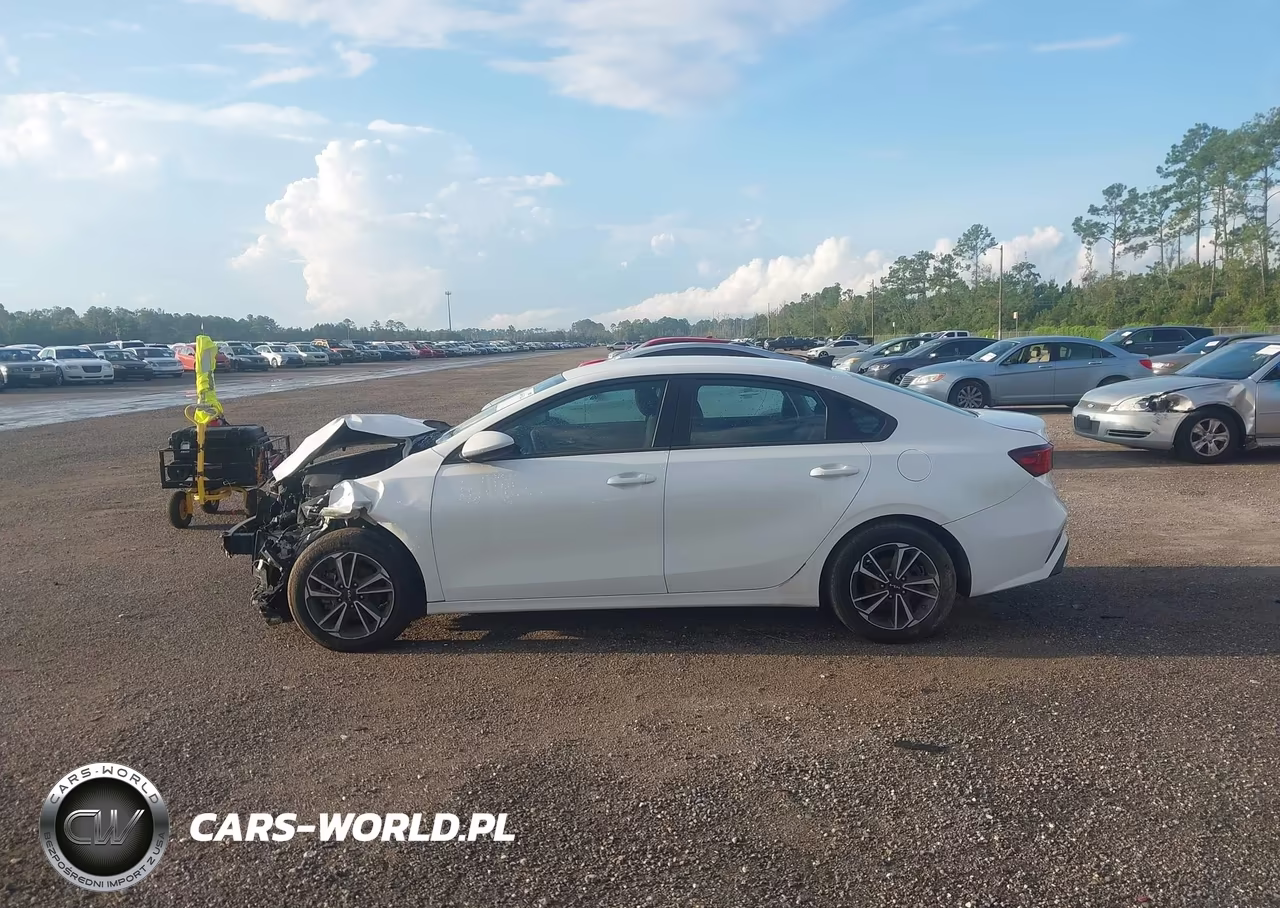 2023 Kia Forte Lx VIN:3KPF24AD7PE615000 - 14