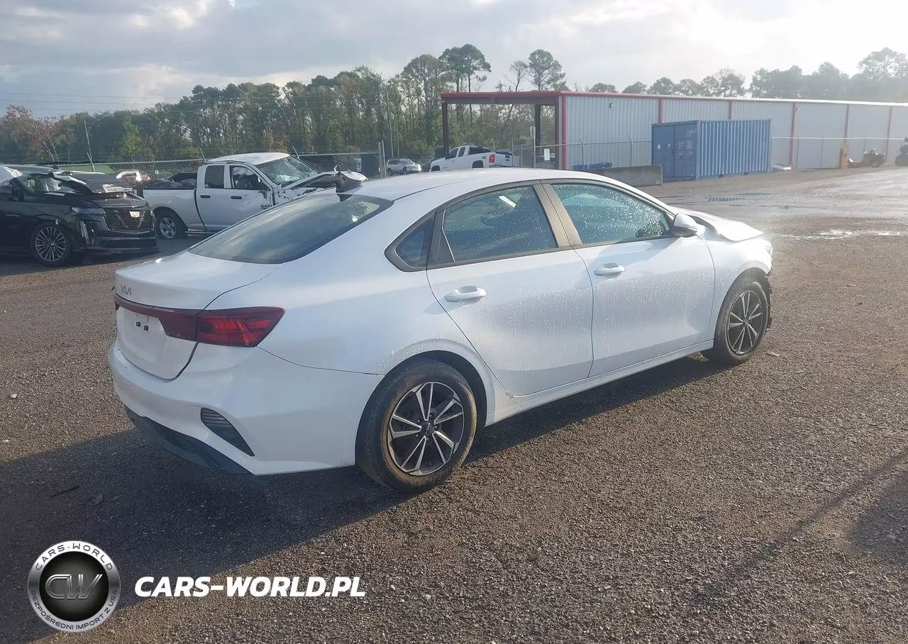 2023 Kia Forte Lx VIN:3KPF24AD7PE615000 - 4