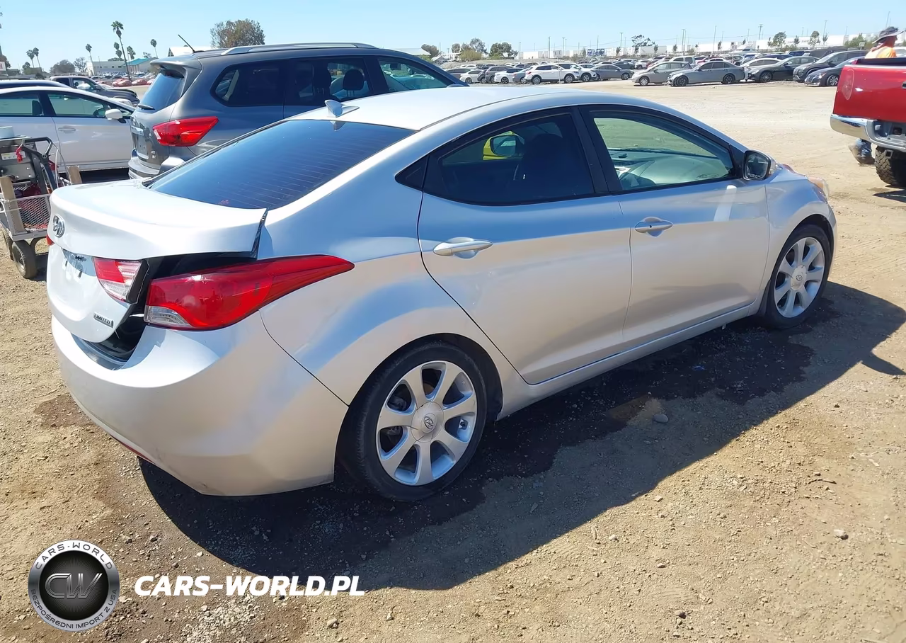 2013 Hyundai Elantra Limited VIN:KMHDH4AE2DU859824 - 4