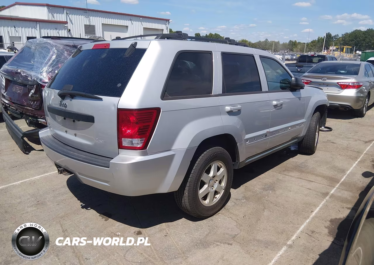 2009 Jeep Grand Cherokee Laredo VIN:1J8GR48K49C525679 - 4