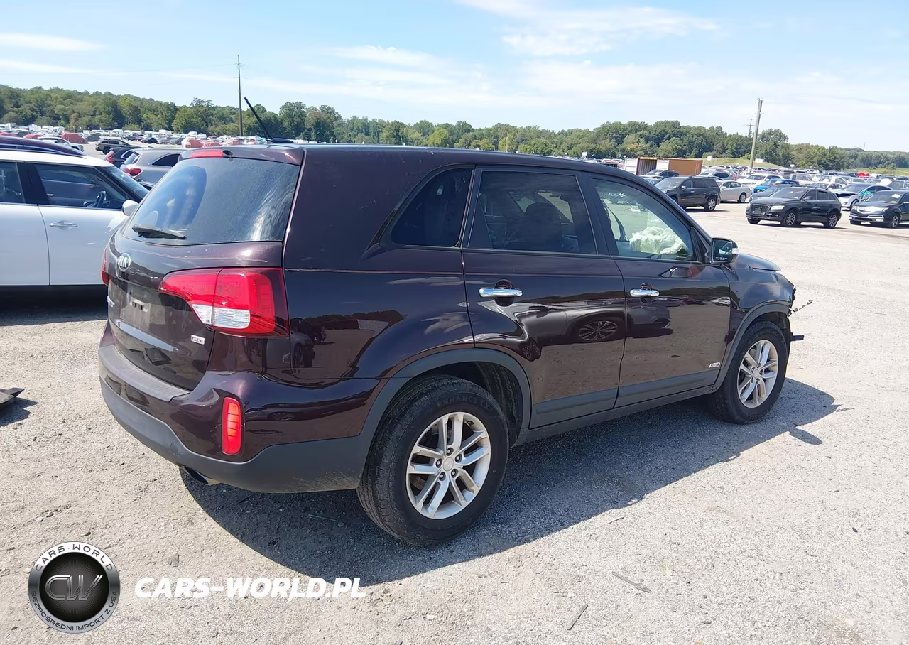 2014 Kia Sorento Lx VIN:5XYKTCA61EG527096 - 4