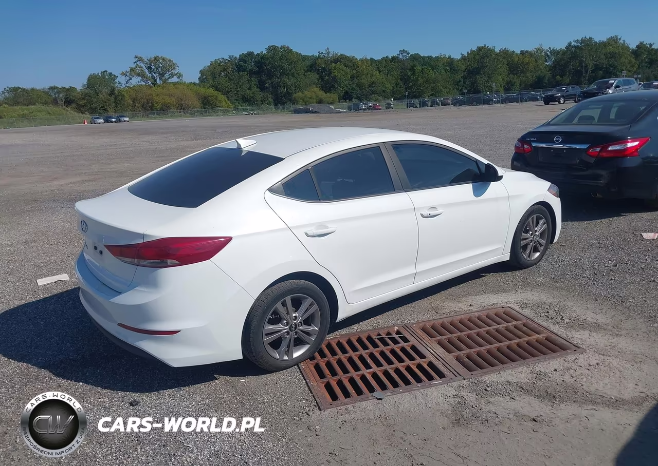 2017 Hyundai Elantra Se VIN:5NPD84LF5HH057844 - 4