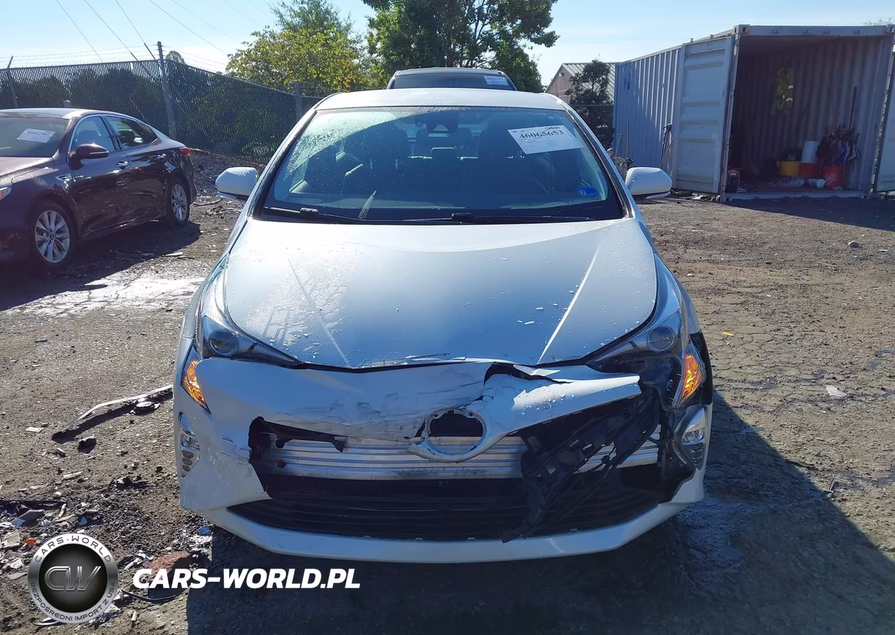 2017 Toyota Prius Four Touring VIN:JTDKARFUXH3047437 - 12