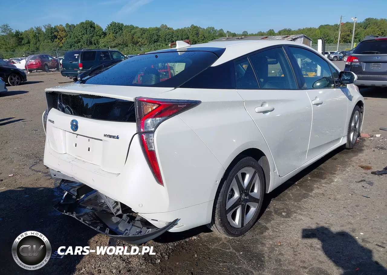 2017 Toyota Prius Four Touring VIN:JTDKARFUXH3047437 - 4