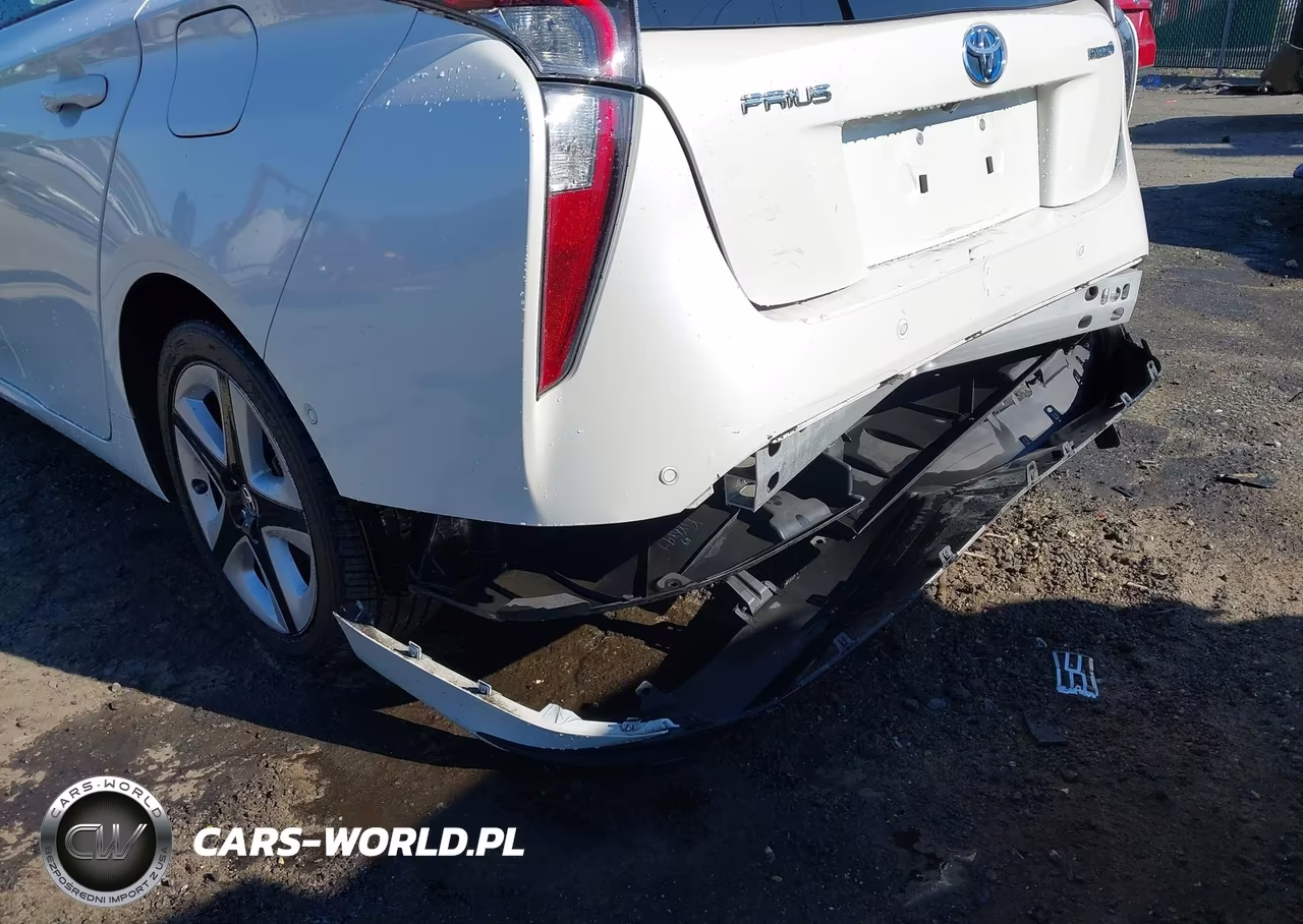 2017 Toyota Prius Four Touring VIN:JTDKARFUXH3047437 - 6