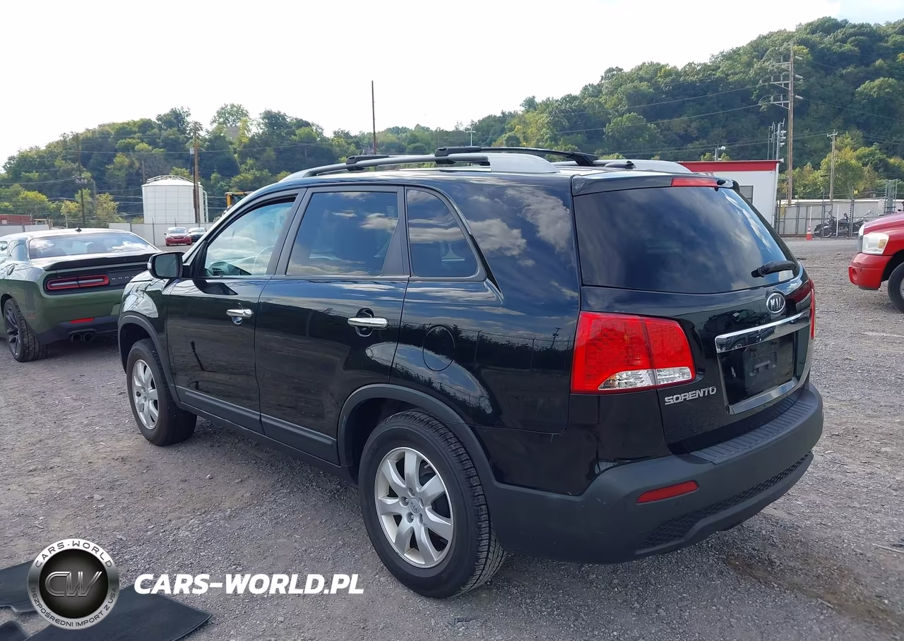 2012 Kia Sorento Lx VIN:5XYKT3A6XCG215999 - 3