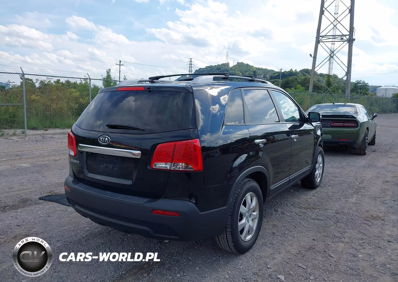 2012 Kia Sorento Lx VIN:5XYKT3A6XCG215999 - 4