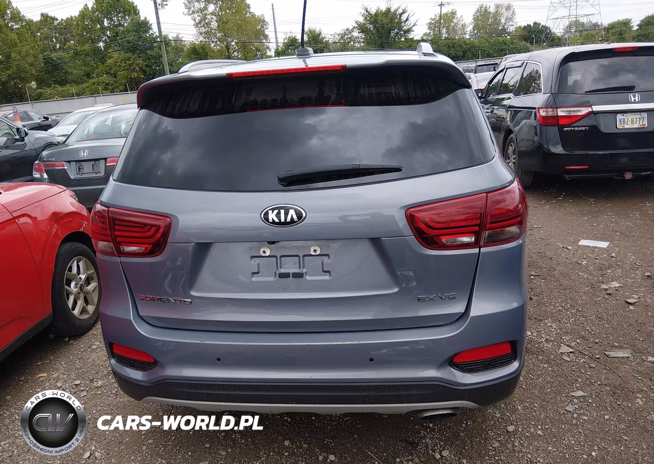 2020 Kia Sorento 3.3L Ex VIN:5XYPHDA50LG706716 - 17