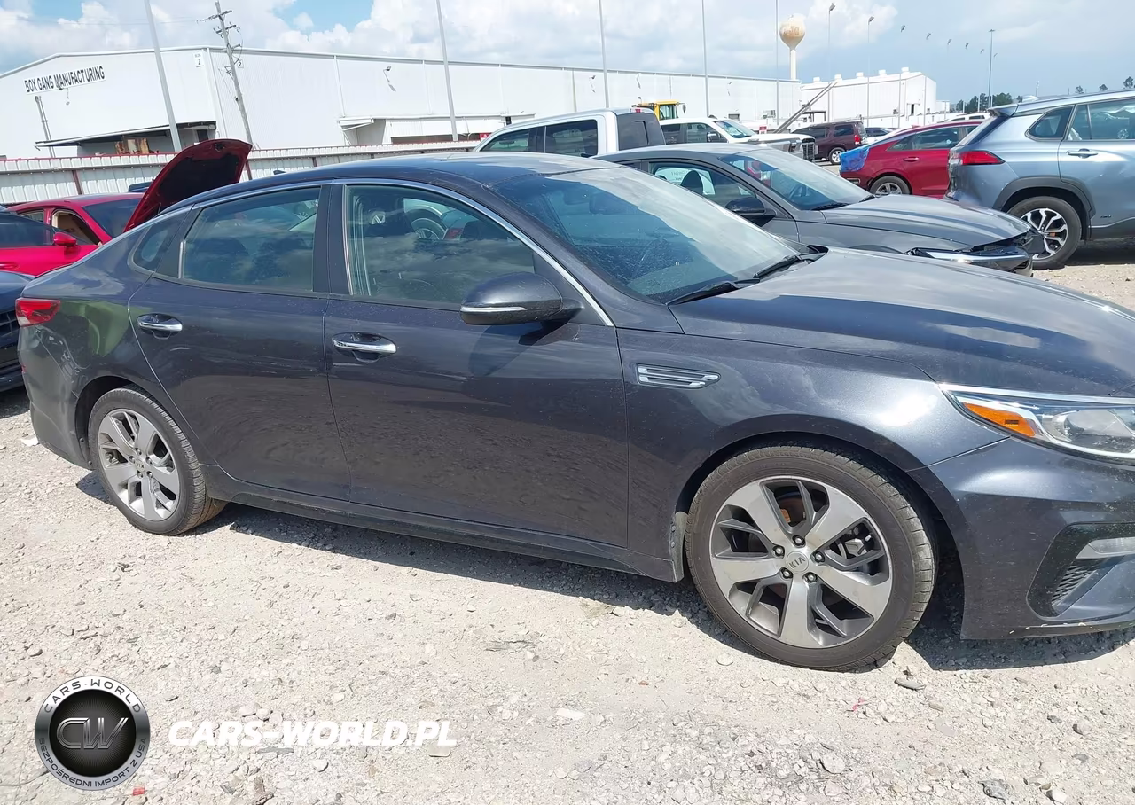 2019 Kia Optima S VIN:5XXGT4L32KG327813 - 13