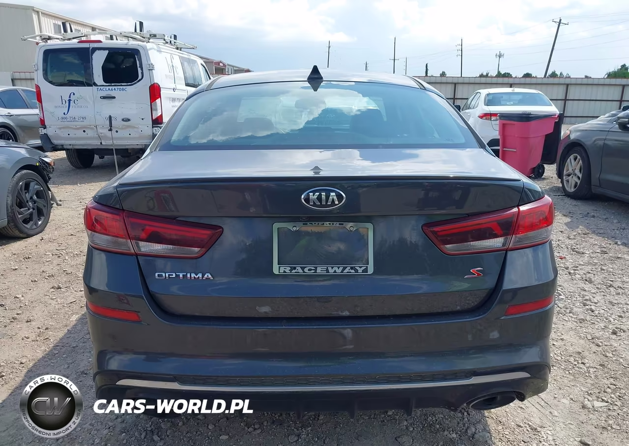 2019 Kia Optima S VIN:5XXGT4L32KG327813 - 16