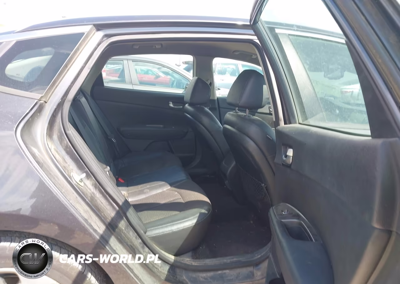 2019 Kia Optima S VIN:5XXGT4L32KG327813 - 8
