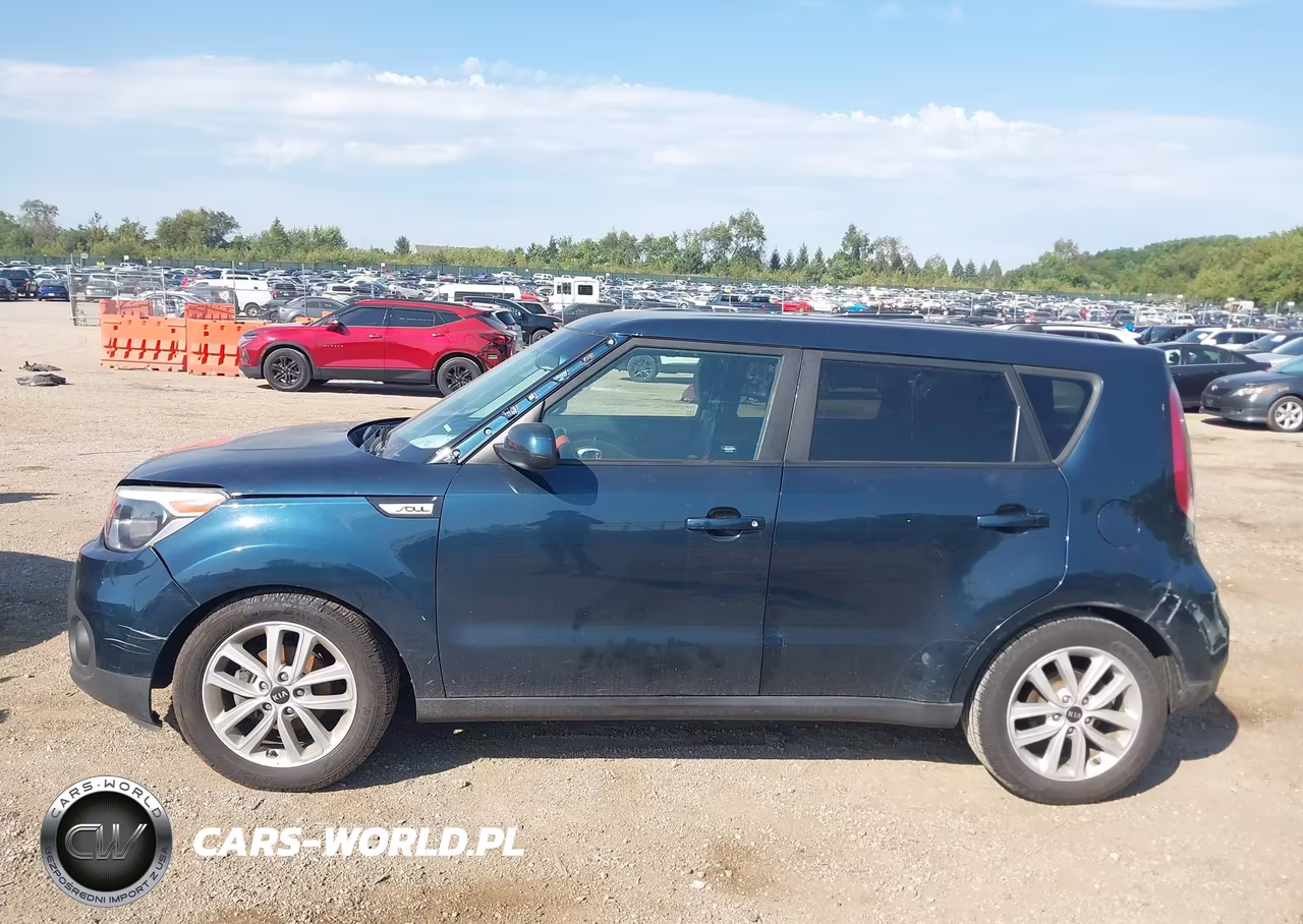 2018 Kia Soul + VIN:KNDJP3A58J7580084 - 14