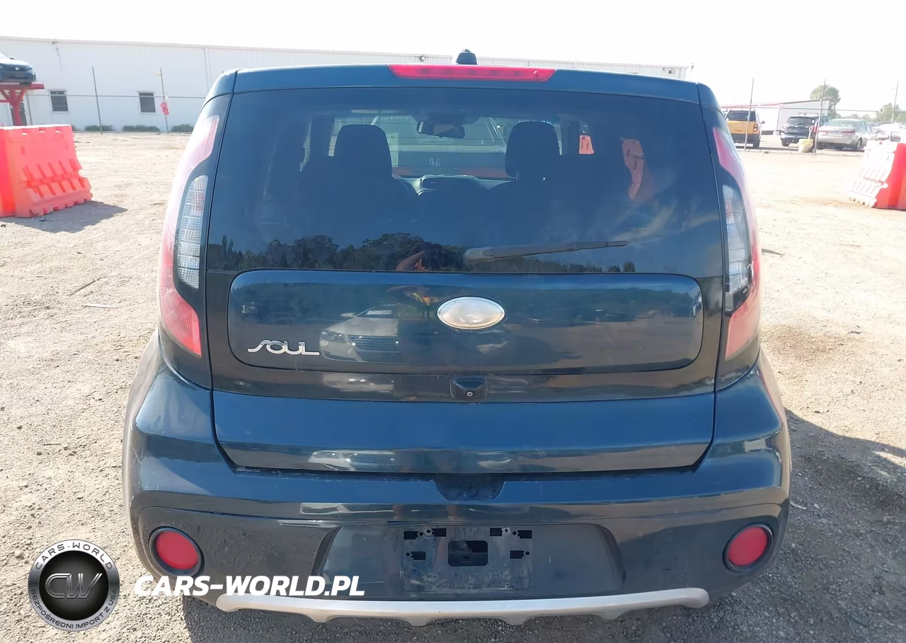 2018 Kia Soul + VIN:KNDJP3A58J7580084 - 16