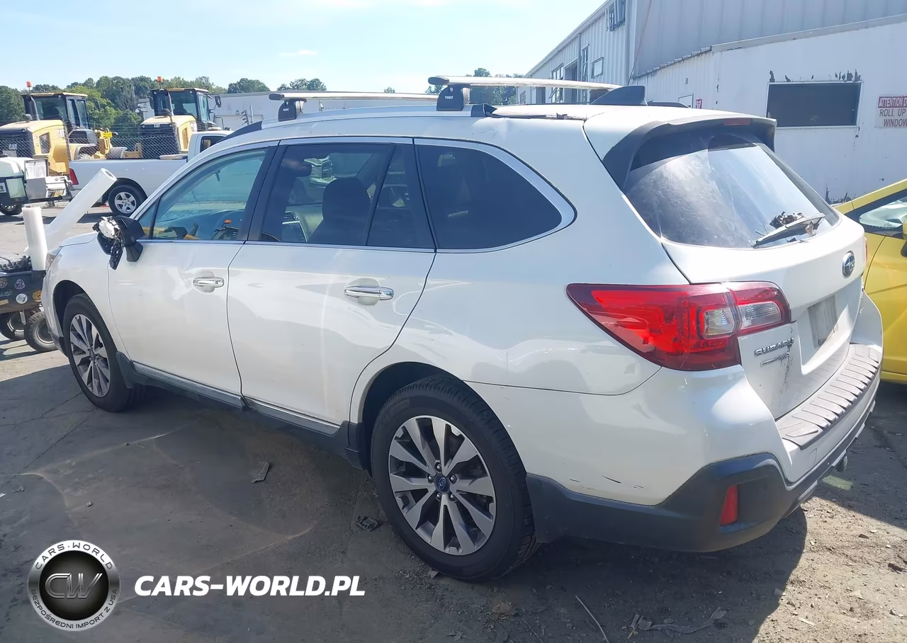 2019 Subaru Outback 3.6R Touring VIN:4S4BSETC1K3357383 - 14