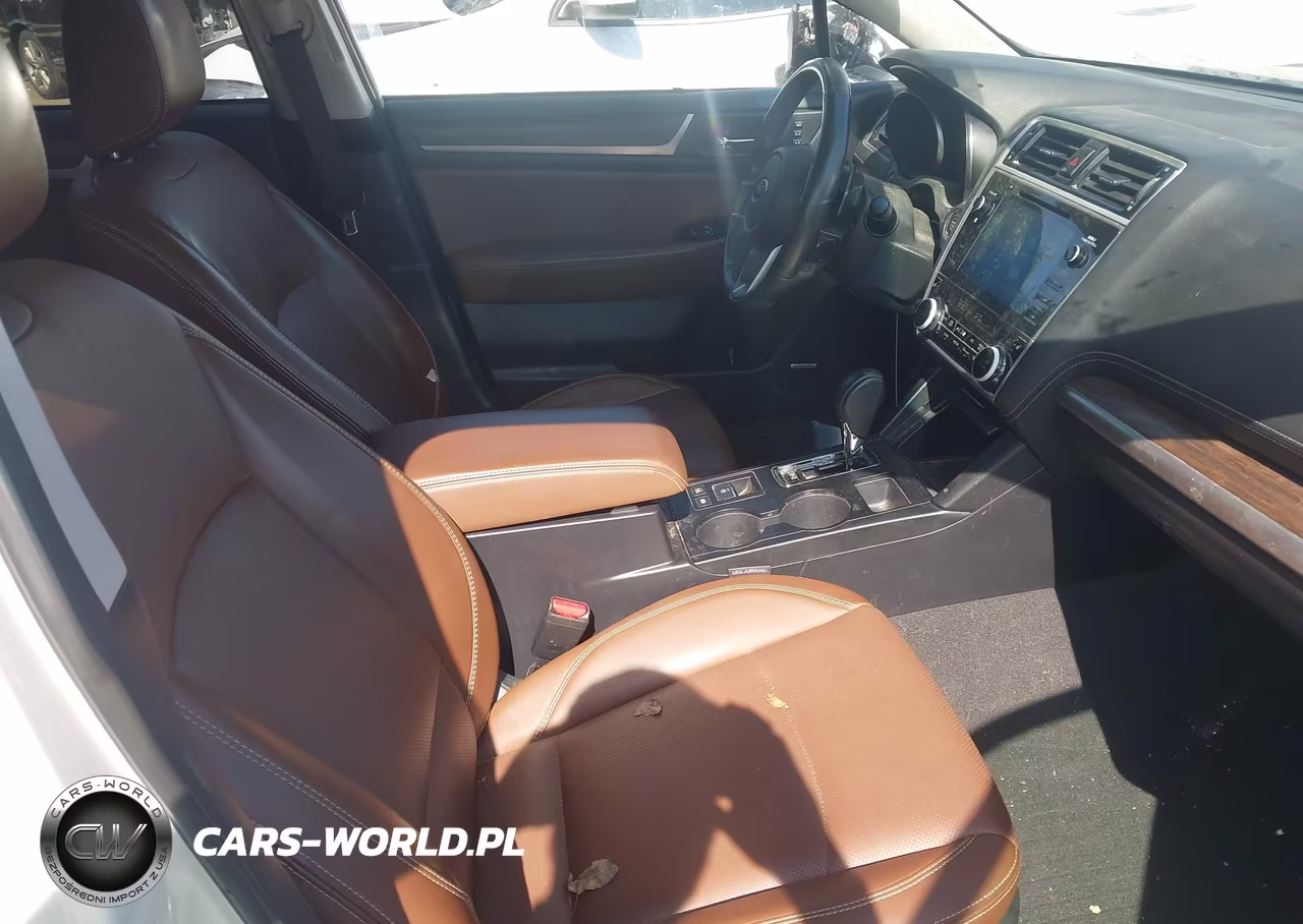 2019 Subaru Outback 3.6R Touring VIN:4S4BSETC1K3357383 - 5