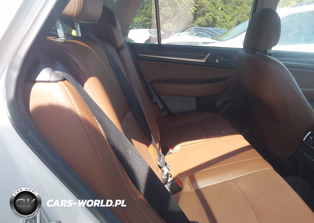 2019 Subaru Outback 3.6R Touring VIN:4S4BSETC1K3357383 - 8