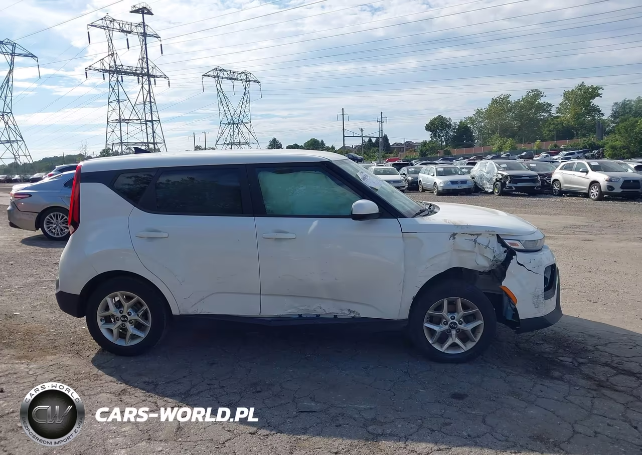 2020 Kia Soul S VIN:KNDJ23AU4L7055631 - 13