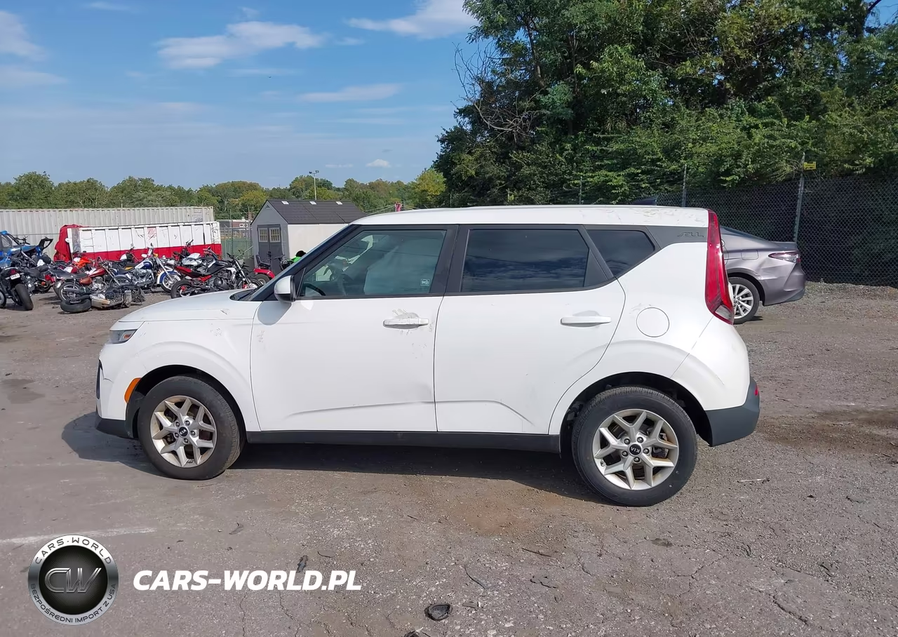 2020 Kia Soul S VIN:KNDJ23AU4L7055631 - 14
