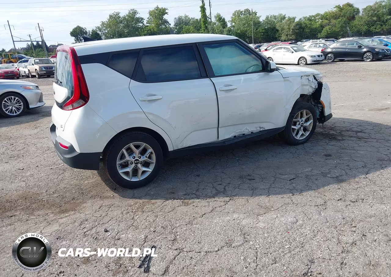 2020 Kia Soul S VIN:KNDJ23AU4L7055631 - 4