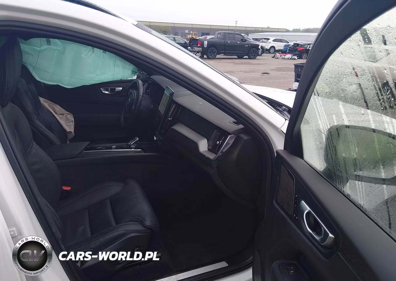 2026 Volvo Xc60 B5 Ultra Black Edition VIN:YV4M12RD2T1409709 - 5