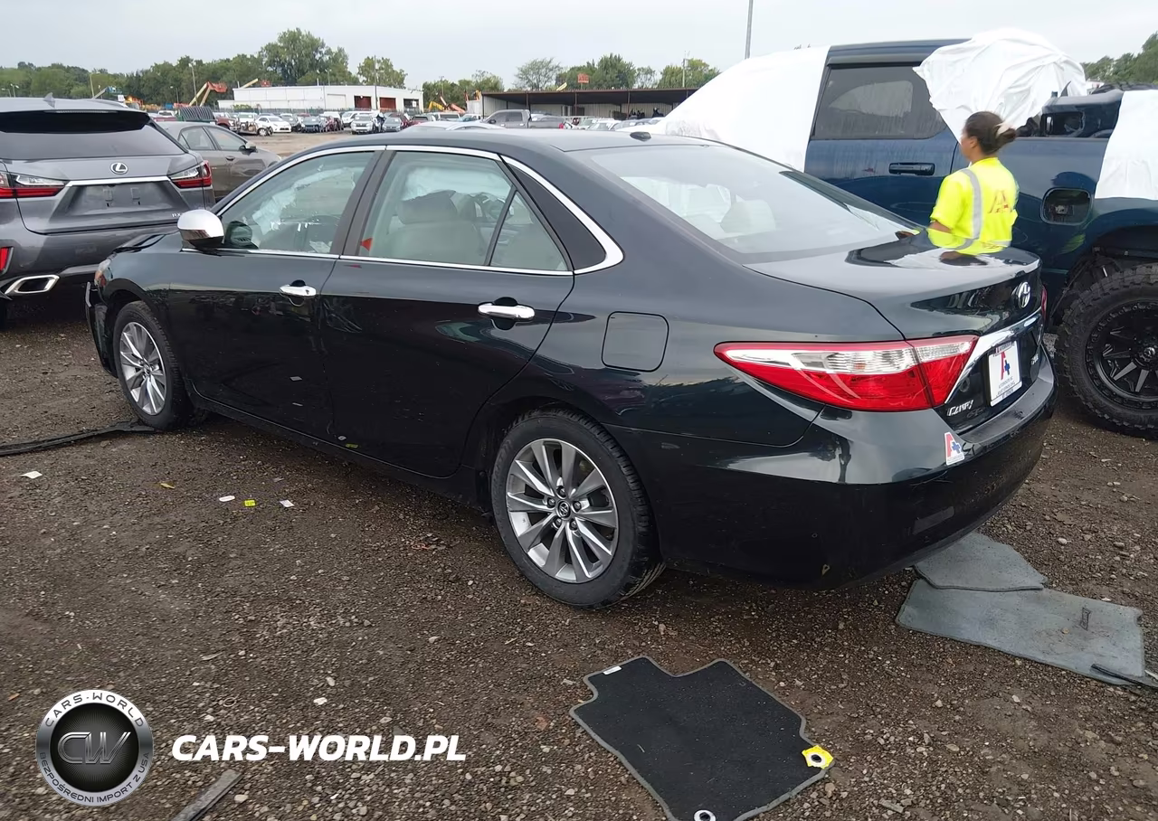 2016 Toyota Camry Xle VIN:4T1BF1FK1GU611191 - 3