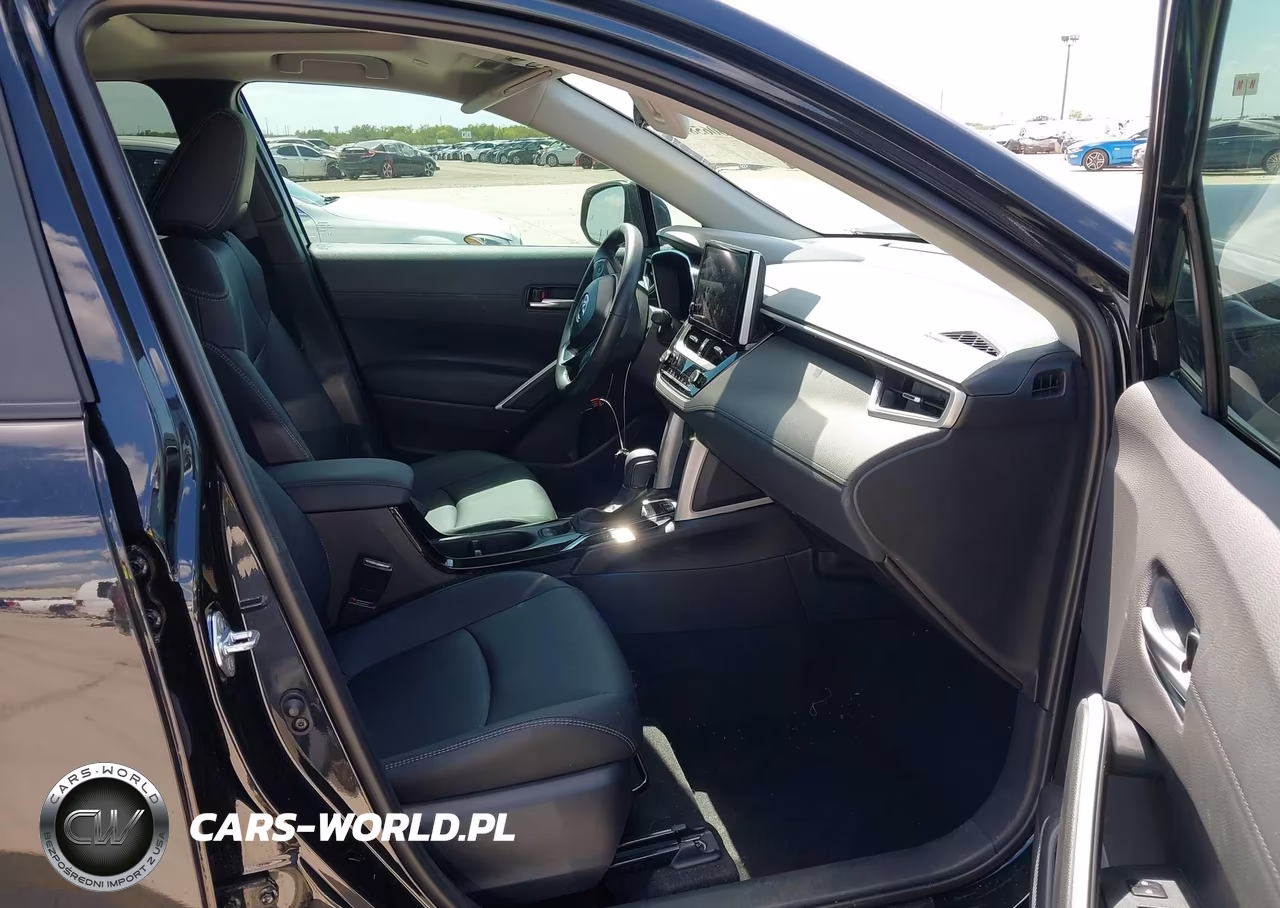 2025 Toyota Corolla Cross Xle VIN:7MUDAAAG7SV139967 - 5