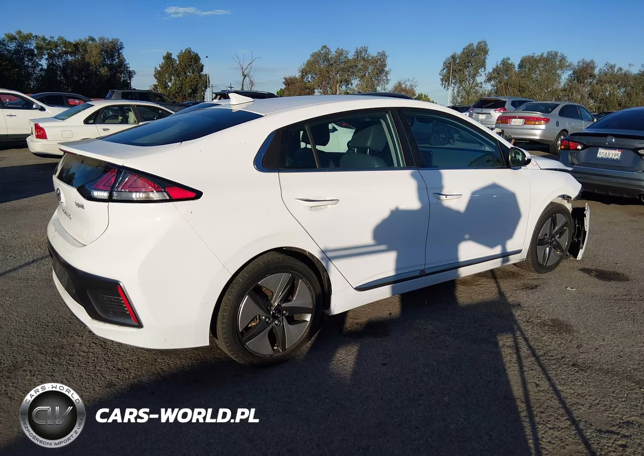 2021 Hyundai Ioniq Hybrid Limited VIN:KMHC05LC1MU255248 - 4