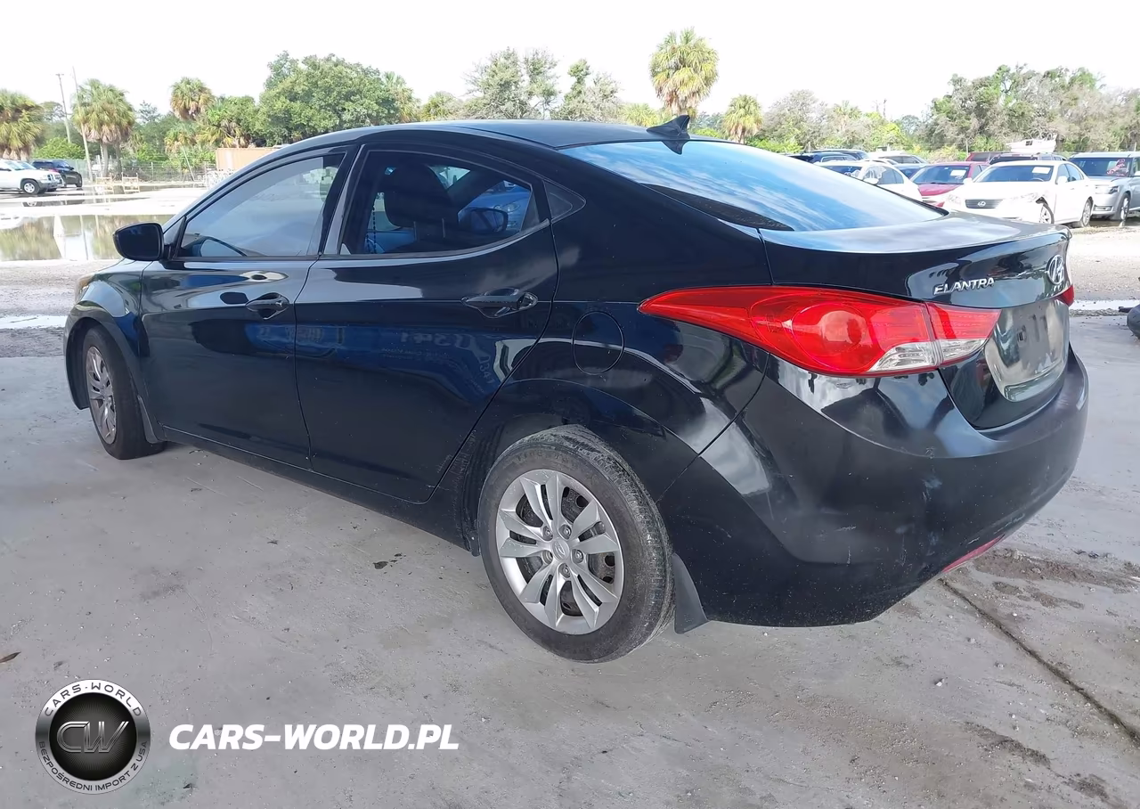 2013 Hyundai Elantra Gls VIN:5NPDH4AE8DH290556 - 3