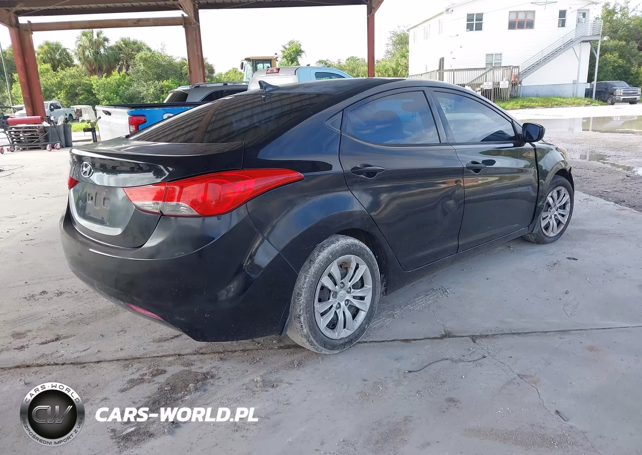 2013 Hyundai Elantra Gls VIN:5NPDH4AE8DH290556 - 4