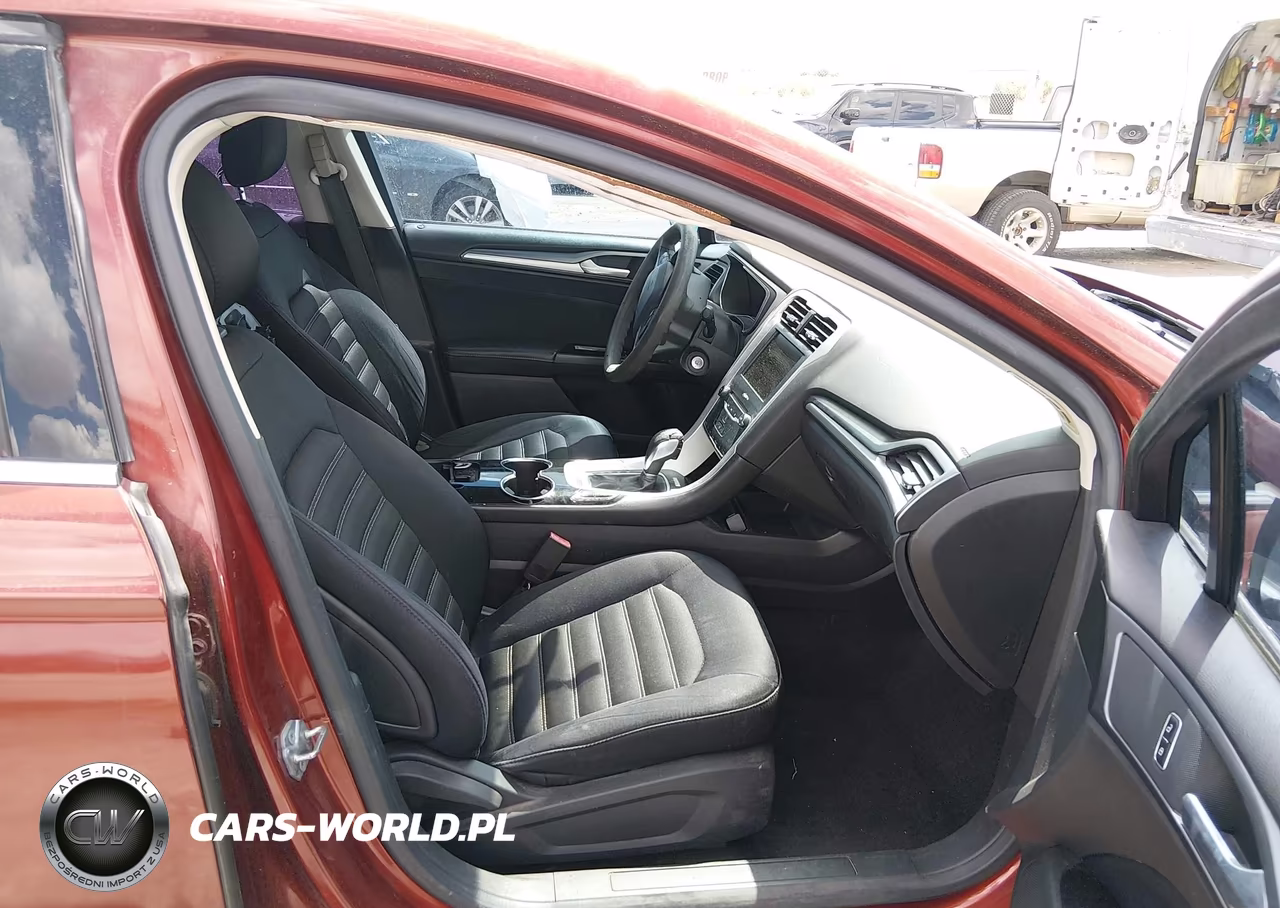 2014 Ford Fusion Se VIN:3FA6P0HD9ER385889 - 5