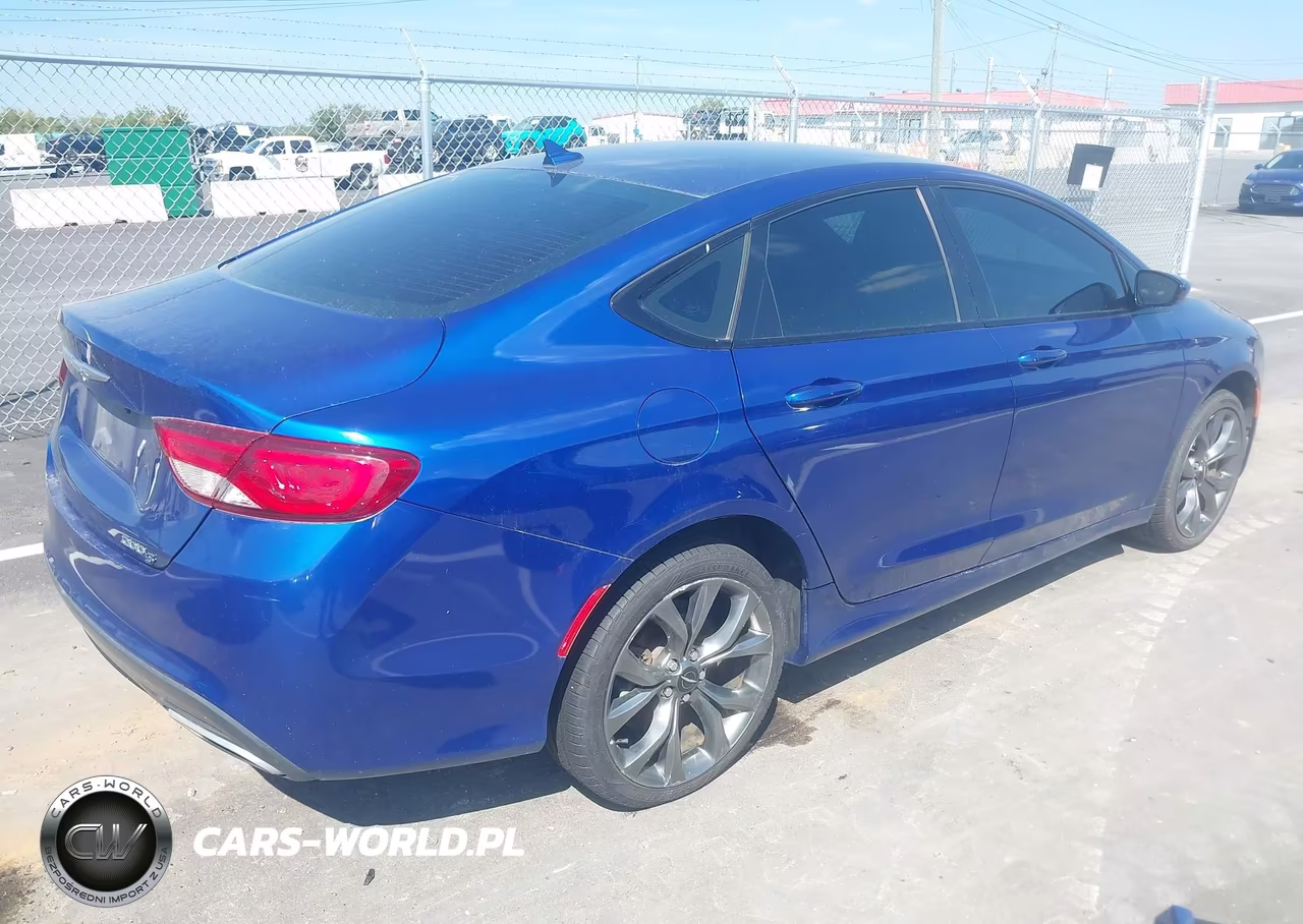 2015 Chrysler 200 C VIN:1C3CCCBG2FN516893 - 4