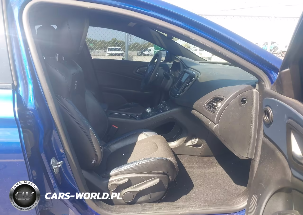 2015 Chrysler 200 C VIN:1C3CCCBG2FN516893 - 5