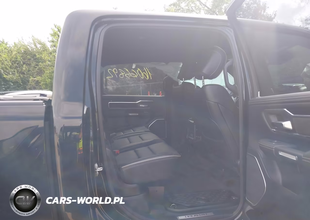 2021 Ram 1500 Laramie 4X4 5'7 Box VIN:1C6SRFJT6MN654625 - 8