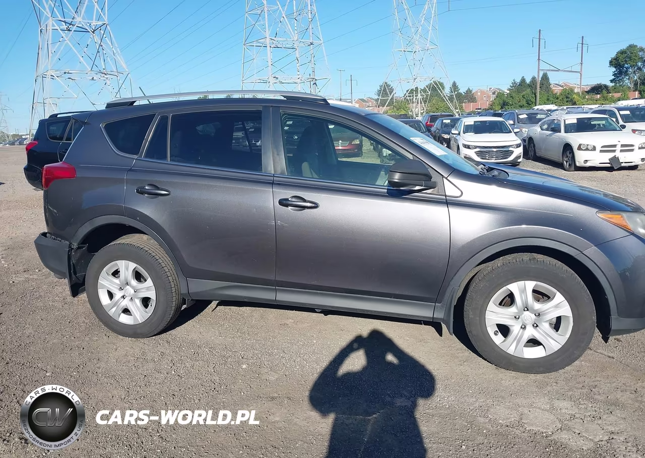 2015 Toyota Rav4 Le VIN:JTMBFREV7FJ047013 - 14