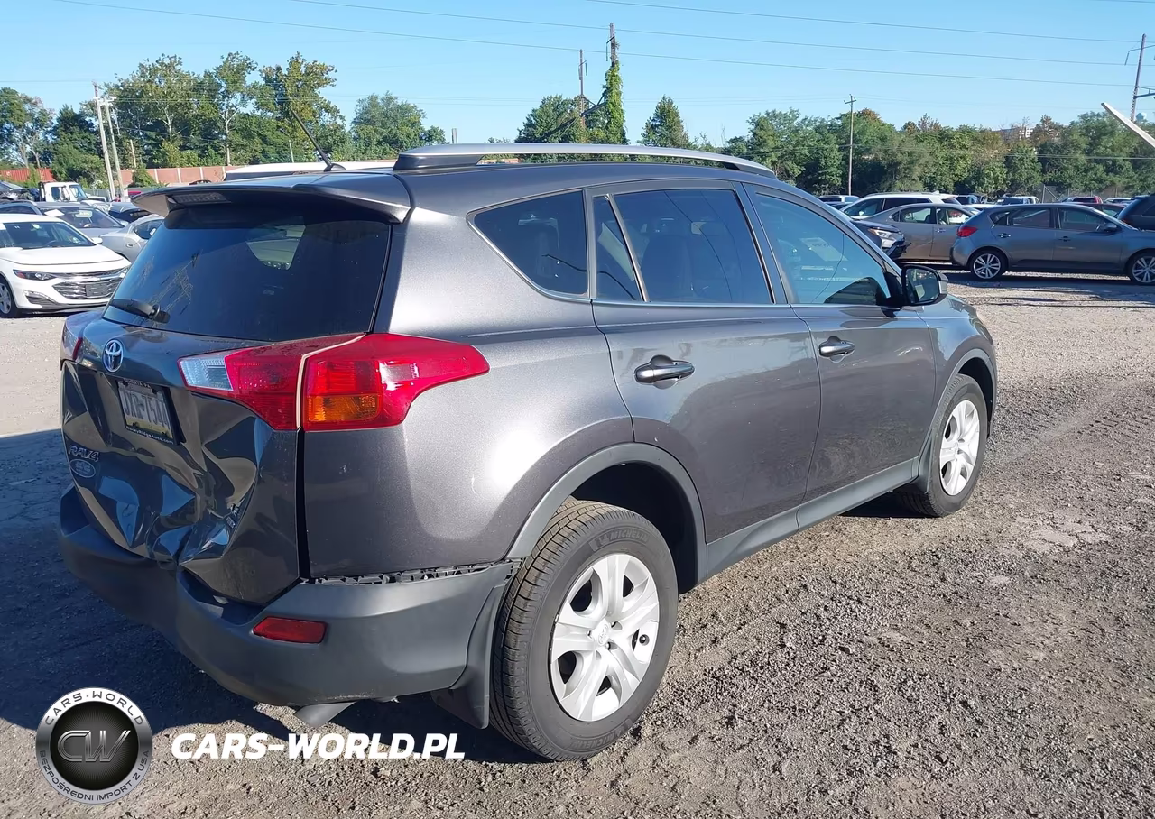 2015 Toyota Rav4 Le VIN:JTMBFREV7FJ047013 - 4