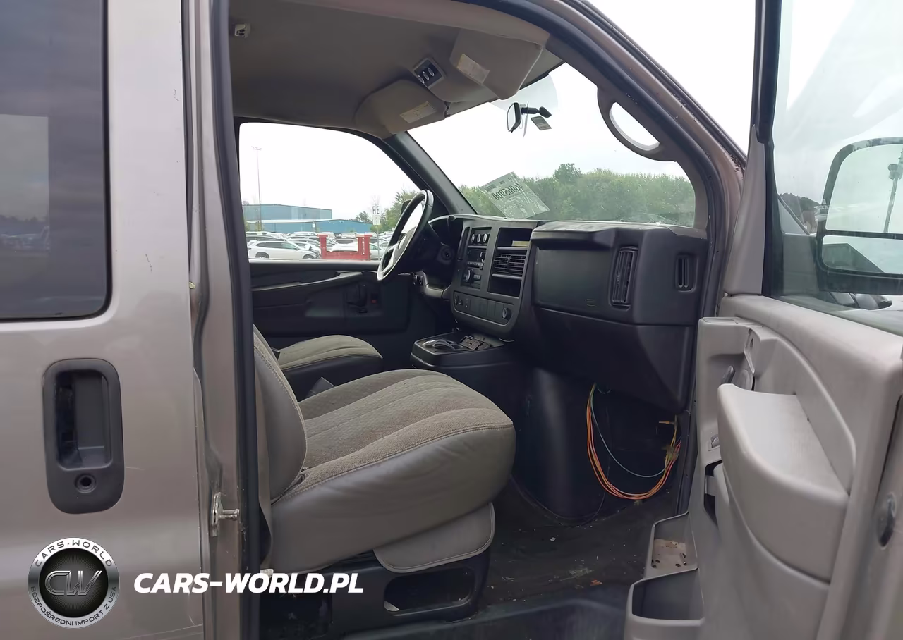 2009 Chevrolet Express 2500 Ls VIN:1GAGG25K791102735 - 5