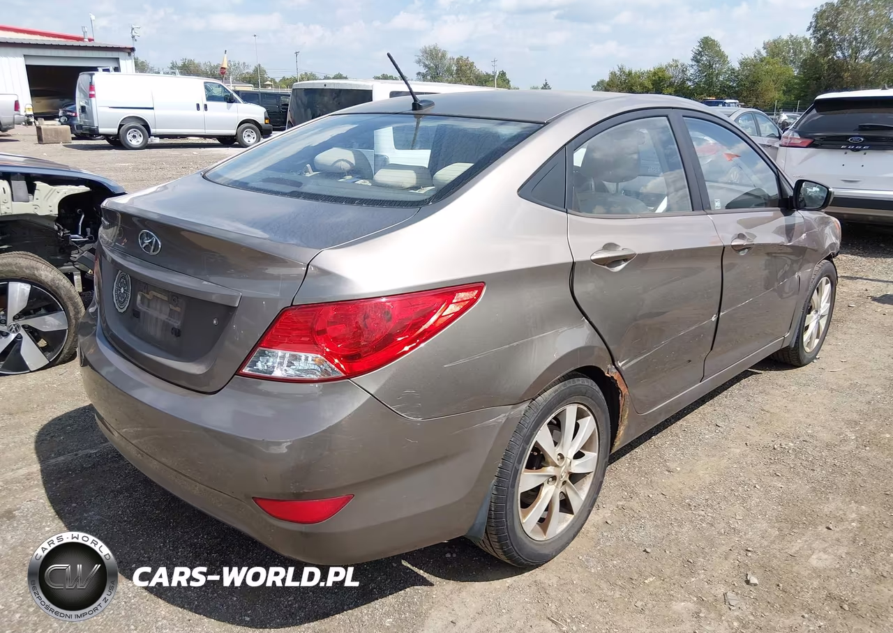 2012 Hyundai Accent Gls VIN:KMHCU4AE6CU165773 - 4