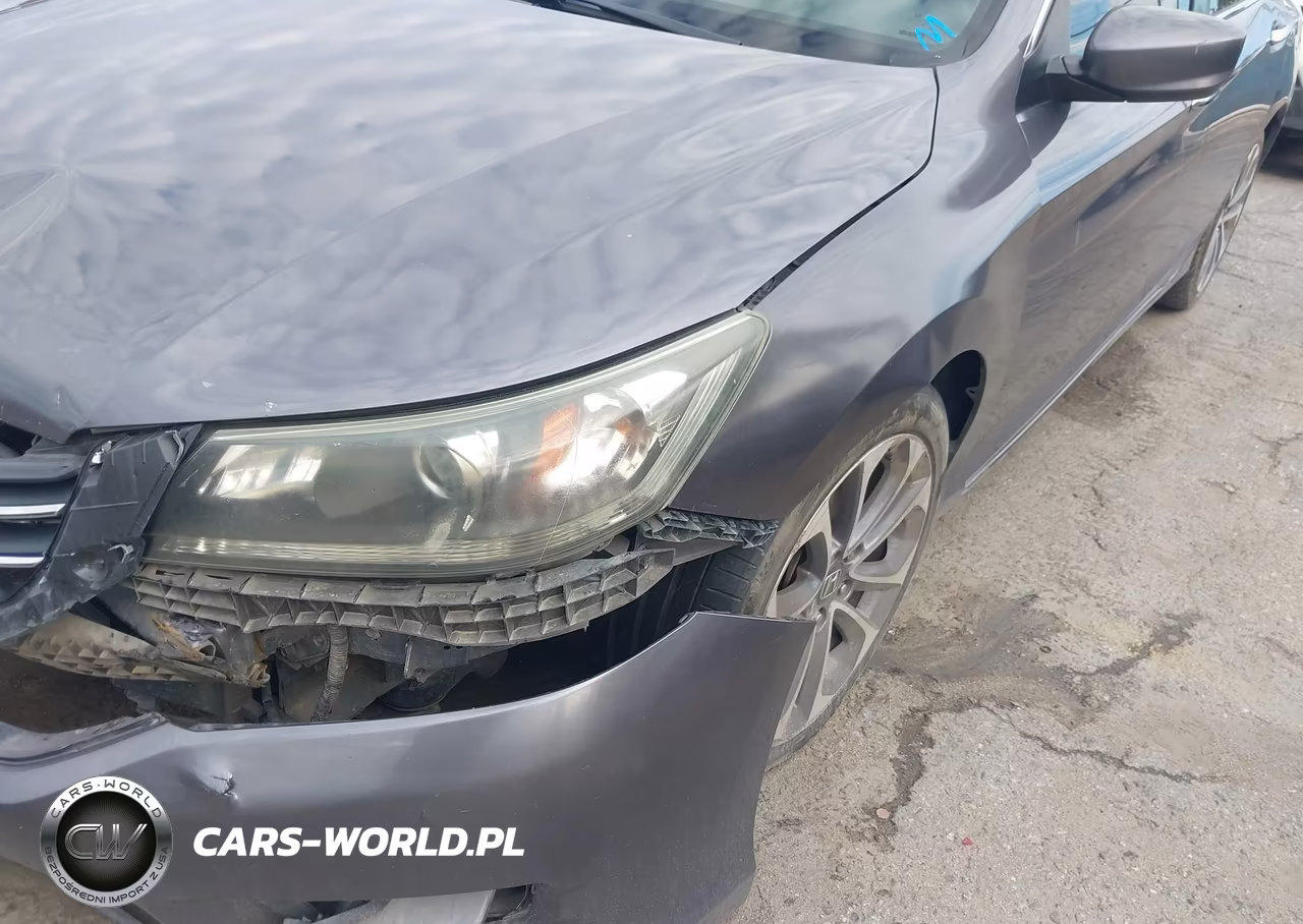2015 Honda Accord Sport VIN:1HGCR2F58FA138858 - 13