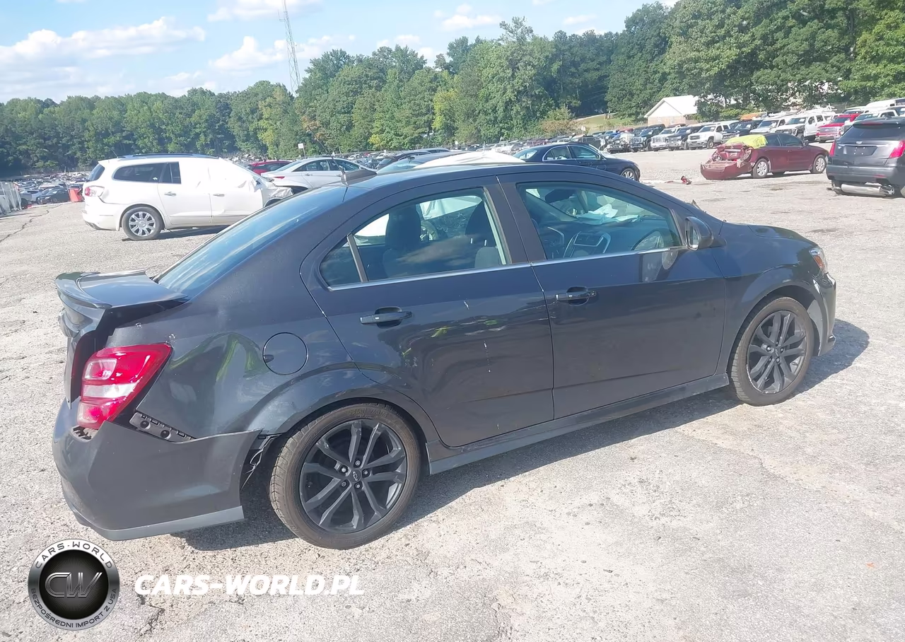 2018 Chevrolet Sonic Lt Auto VIN:1G1JD5SB0J4120128 - 4