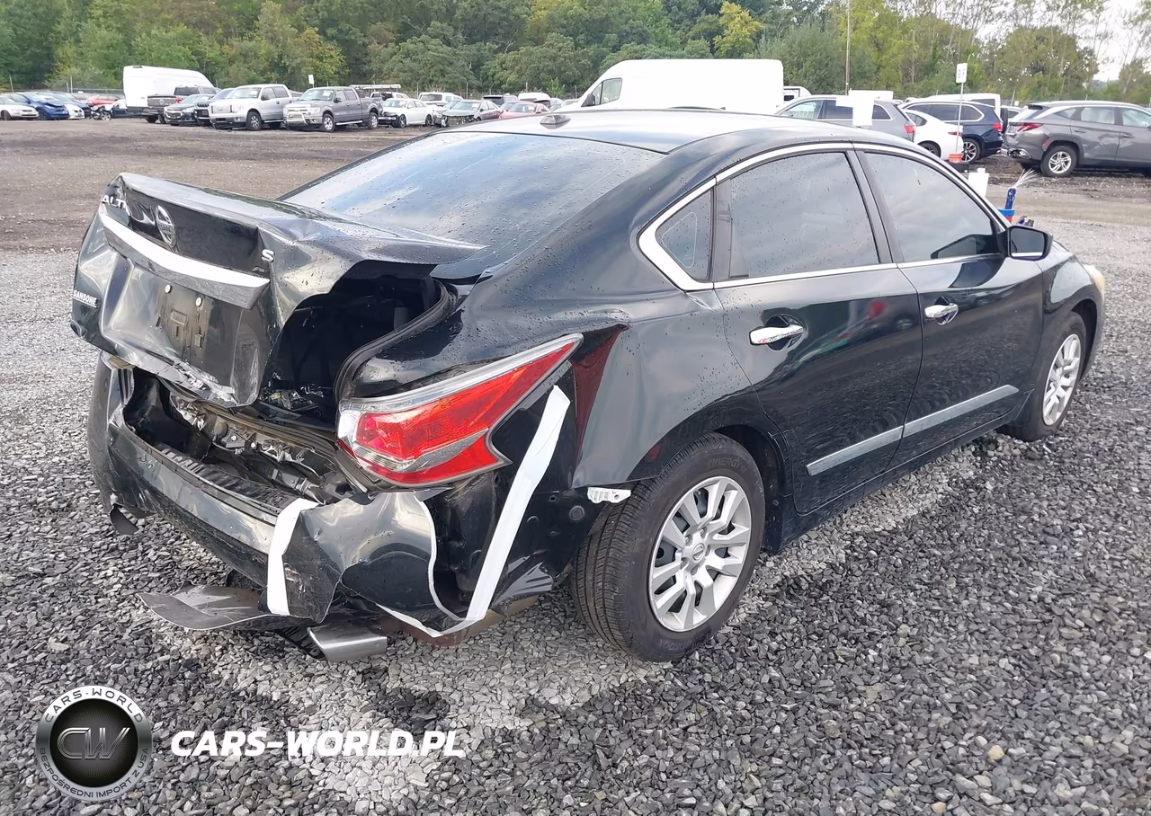 2015 Nissan Altima 2.5 S VIN:1N4AL3AP7FN325626 - 4
